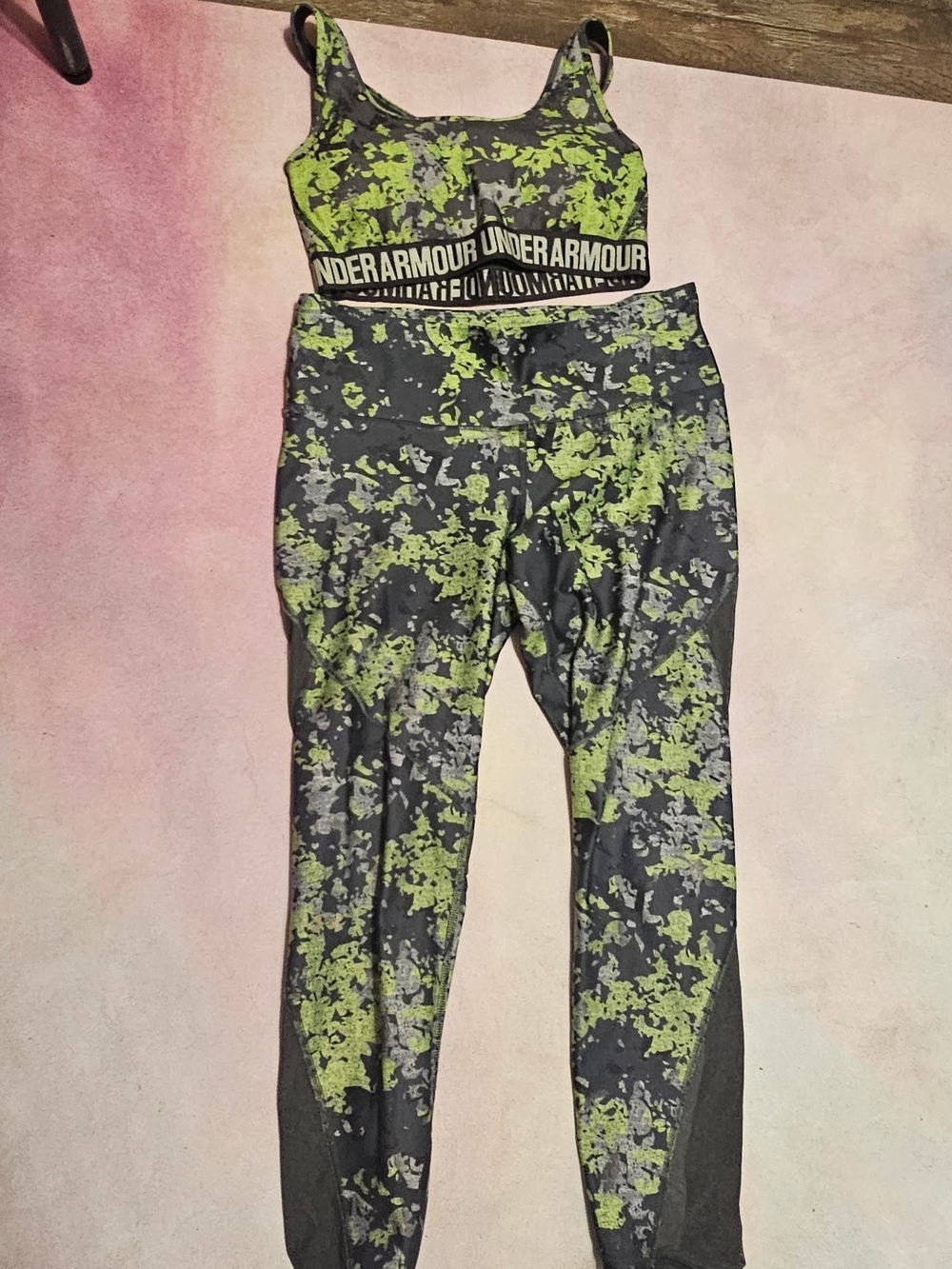 Under Armour Women’s Green Camo Print Sports Bra & Leggings Set